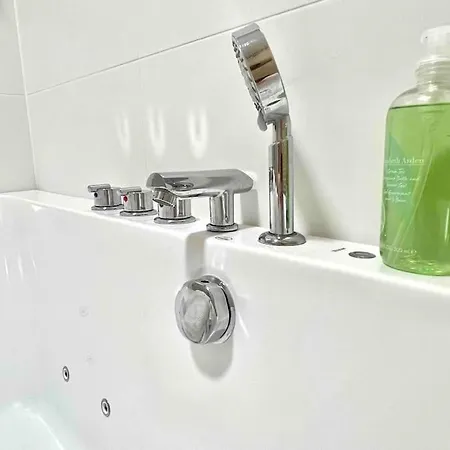 Iso Luksushuoneisto Forssan Kattojen Yllae Апартаменты